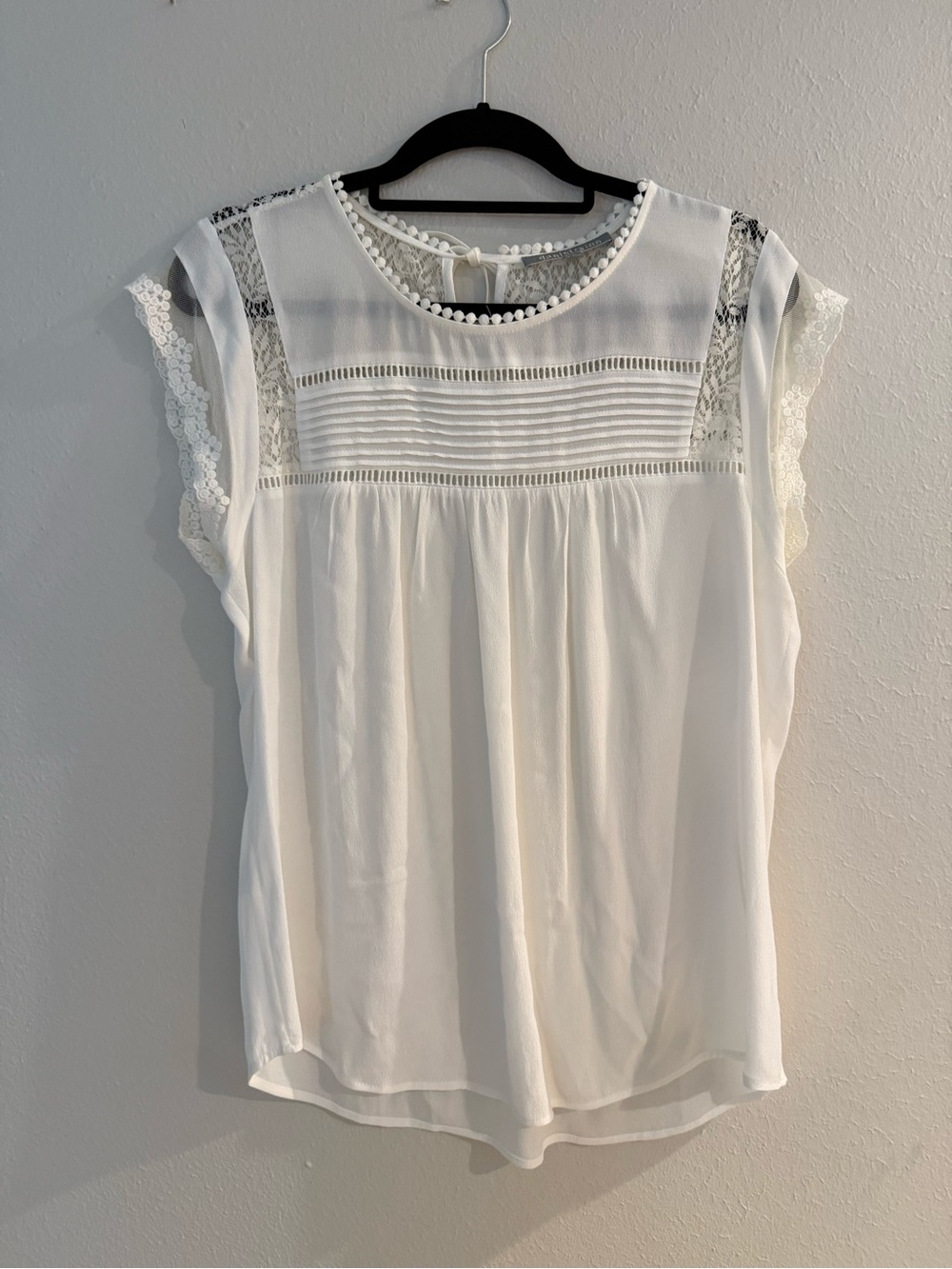 Danielrainn Cream Lace Yoke Blouse Size L Boho Tie-Neck